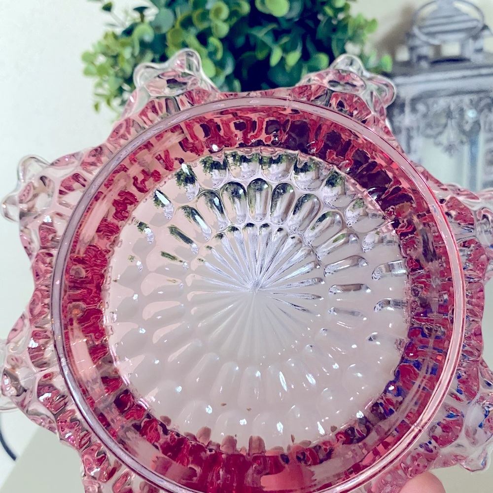 VINTAGE FENTON RUFFLE THUMBPRINT RUFFLE CRANBERRY CANDY DISH 2.5x7.5” - Picture 4 of 8
